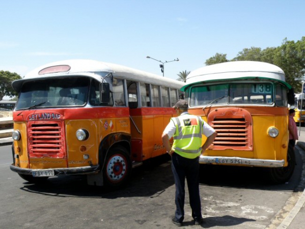 Zdjęcie z Malty - bus terminal