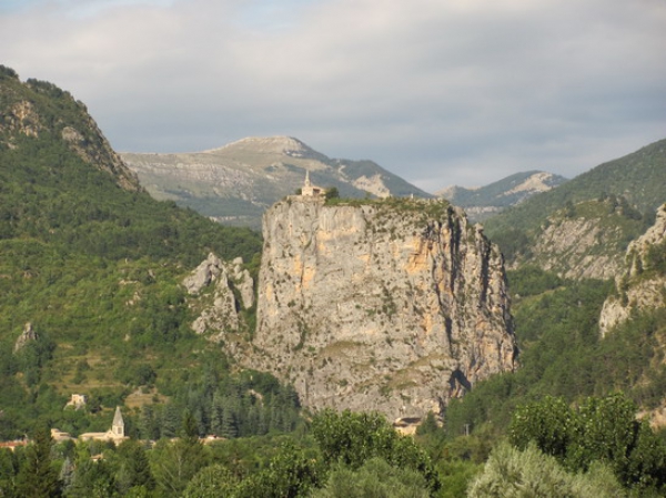 Zdjęcie z Francji - Kapliczka w Castellane.