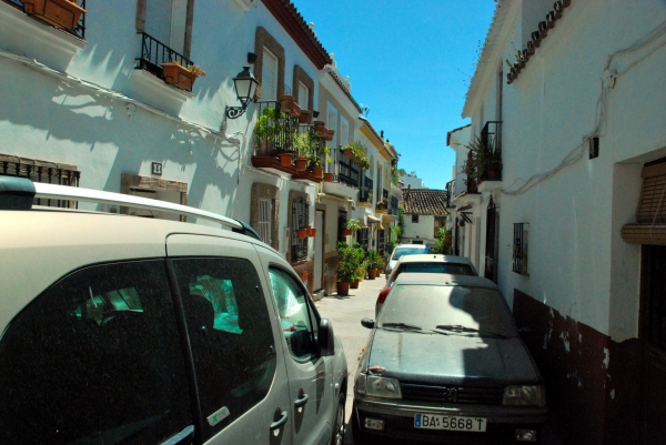 Zdjęcie z Hiszpanii - Waskie uliczki Estepony