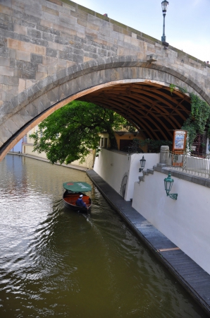 Zdjęcie z Czech - Pod mostem Karola