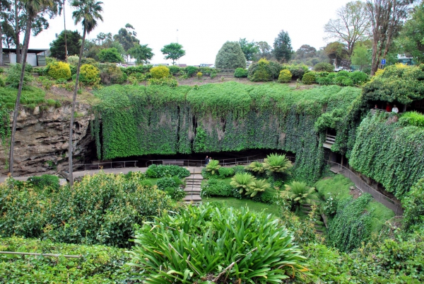 Zdjęcie z Australii - Ogrod Umpherston Sinkhole