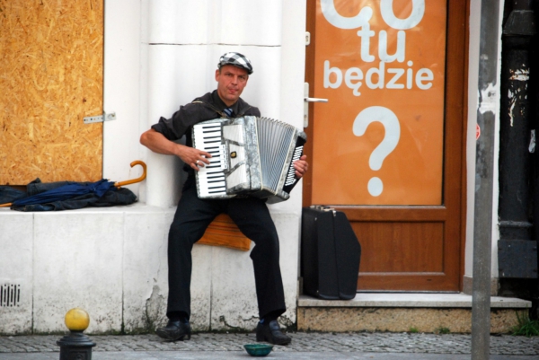 Zdjęcie z Polski - Uliczny grajek 