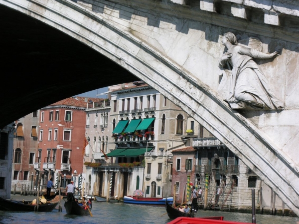 Zdjęcie z Włoch - pod mostem