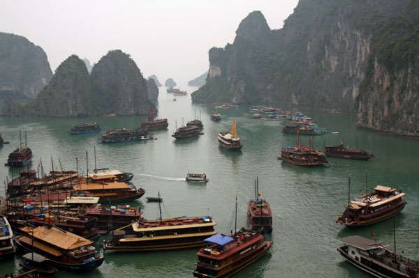 Zdjęcie z Wietnamu - port halong bay