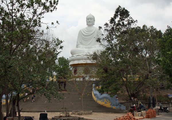 Zdjęcie z Wietnamu - nha trang. siedzący budda