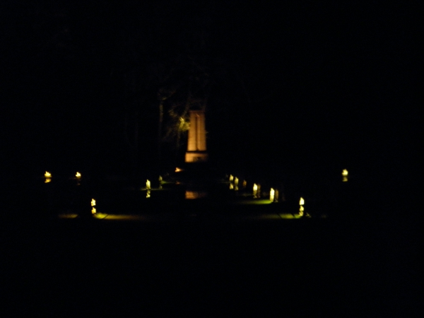 Zdjęcie z Estonii - cmentarz nocą
