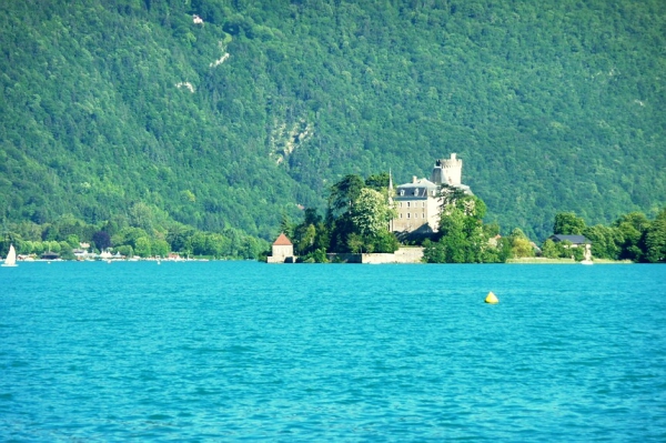 Zdjęcie z Francji - całkiem malutkie chateau.
