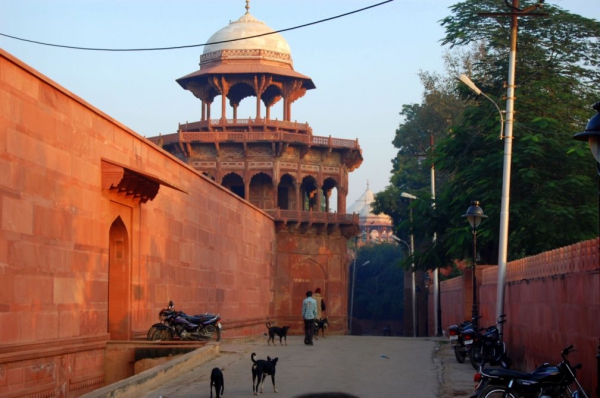 Zdjęcie z Indii - Agra- tereny Taj Mahal