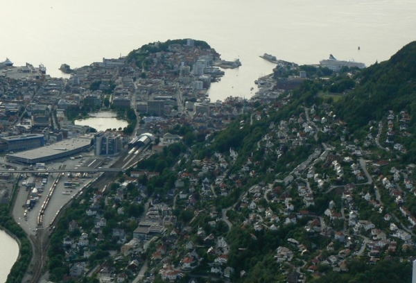 Zdjęcie z Norwegii - widok Bergen z Mt Ulriken