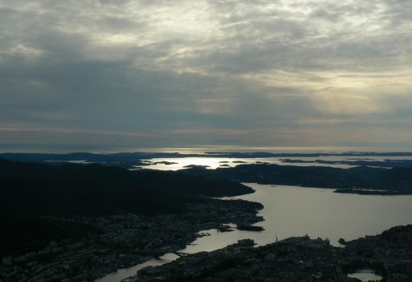 Zdjęcie z Norwegii - widok Bergen z Mt Ulriken