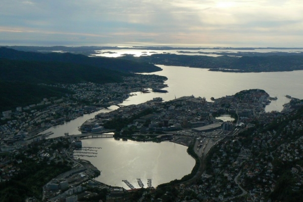 Zdjęcie z Norwegii - widok Bergen z Mt Ulriken