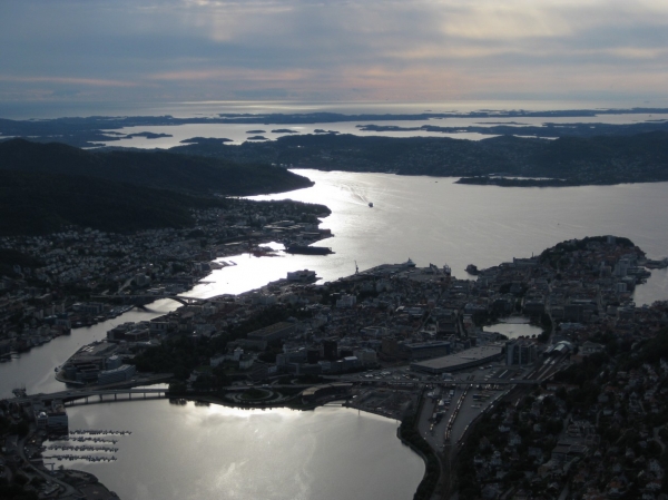 Zdjęcie z Norwegii - widok Bergen z Mt Ulriken