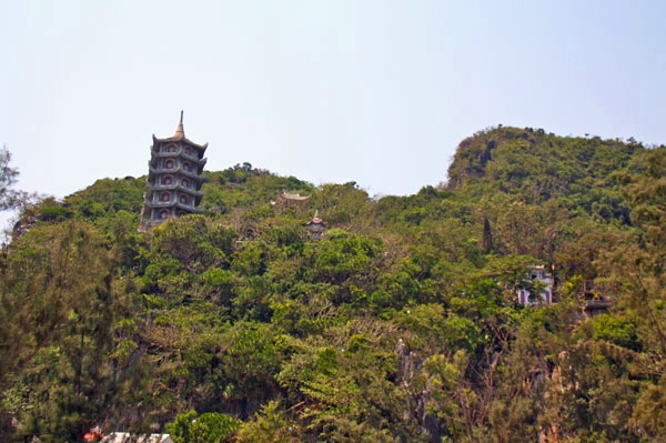 Zdjęcie z Wietnamu - marble mountain w hoi an