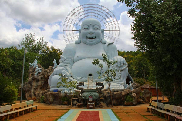 Zdjęcie z Wietnamu - budda w dalat :)