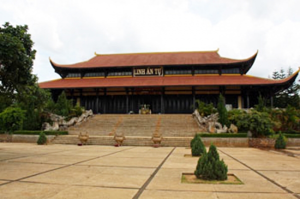 Zdjęcie z Wietnamu - dalat - pagoda
