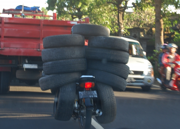 Zdjęcie z Indonezji - Na Bali motorek