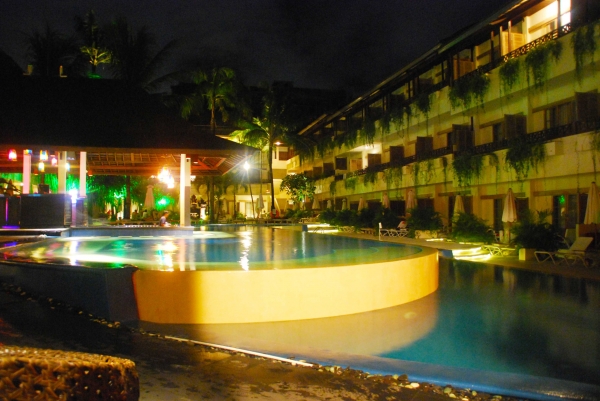 Zdjęcie z Indonezji - Baseny naszego hotelu