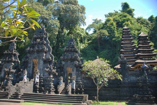 Zdjęcie z Indonezji - Pura Goa Lawah