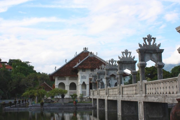 Zdjęcie z Indonezji - Palac Wodny