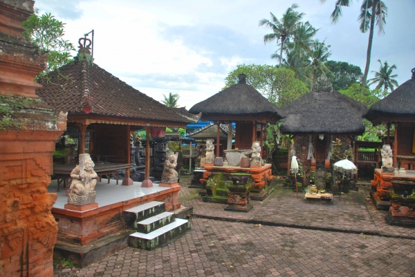 Zdjęcie z Indonezji - Pura Tamu Dimohon