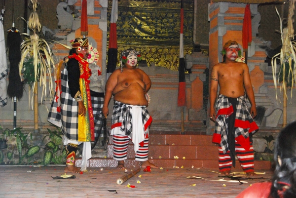Zdjęcie z Indonezji - Tradycyjny teatr balijski