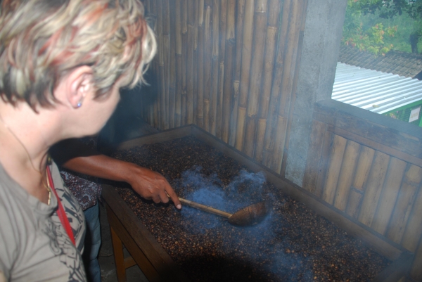 Zdjęcie z Indonezji - Swierzo palona kawa