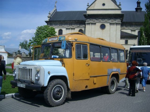 Zdjęcie z Ukrainy - Szkolny autobus