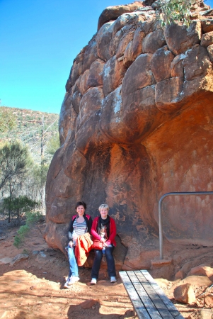 Zdjęcie z Australii - Pod jedna z wyrzezbionych