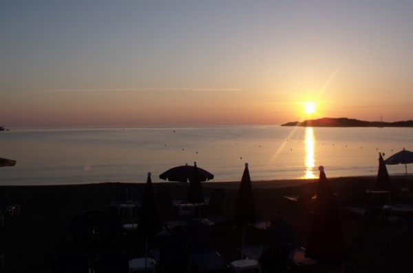 Zdjęcie z Grecji - Rankiem na plaży