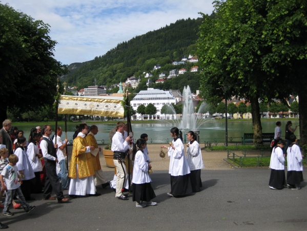 Zdjecie - Norwegia - Bergen - procesja