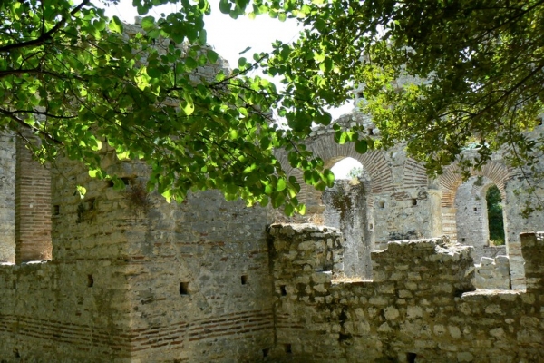 Zdjęcie z Albanii - Butrint. Bazylika