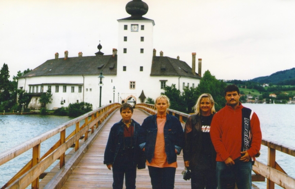 Zdjęcie z Austrii - Przed zamkiem Schloss Ort