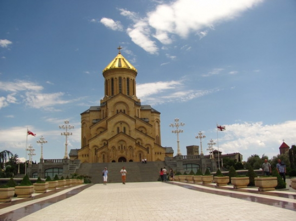 Zdjęcie z Gruzji - Tbilisi - Sobor Sw Trojcy