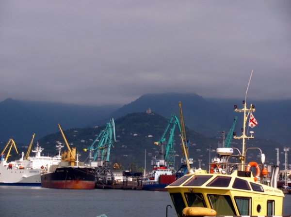 Zdjęcie z Gruzji - Port w Batumi.