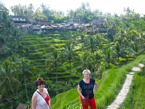 Zdjęcie z Indonezji - Z tylu widoczna wioska