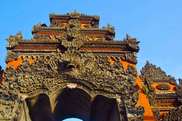 Zdjęcie z Indonezji - Ozdobna brama