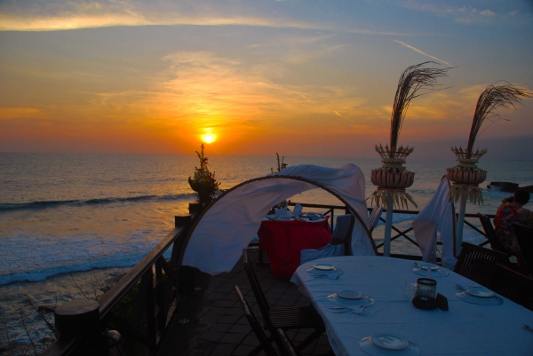 Zdjęcie z Indonezji - Restauracja na klifie 