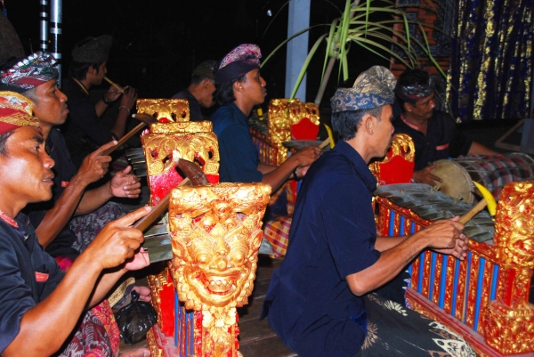 Zdjęcie z Indonezji - Orkiestra przygrywajaca