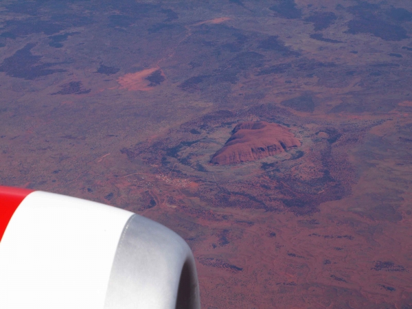 Zdjęcie z Indonezji - Pod nami Uluru lub Ayers 