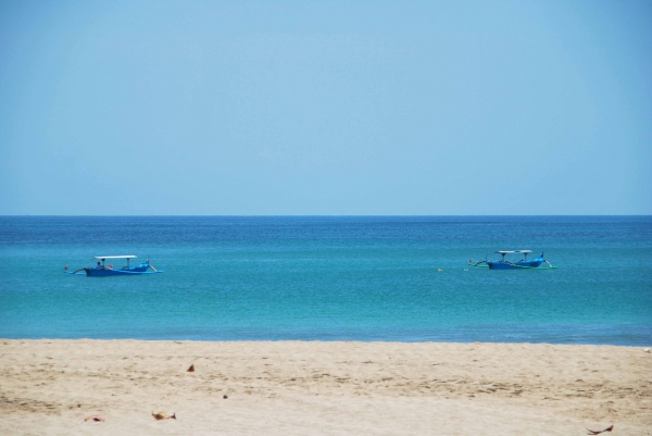 Zdjęcie z Indonezji - Kuta Beach wczesnym 
