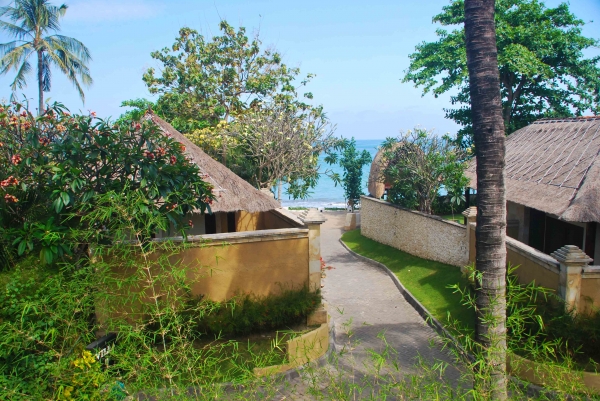 Zdjęcie z Indonezji - Dojscie na plaze
