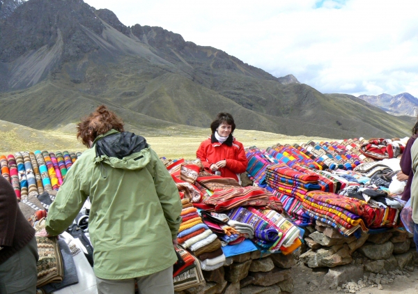 Zdjęcie z Peru - bazarek przy drodze