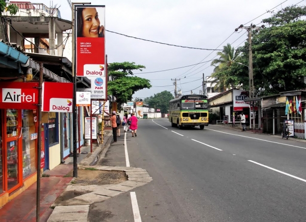 Zdjęcie ze Sri Lanki - ulica hikkaduwa