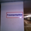 Zdjęcie z Austrii - Wydzielona strefa do parkowania dla kobiet :D Mistrzostwo świata ! :D