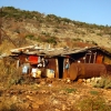 Zdjęcie z Albanii - Ksamil - slumsy nad laguną.