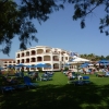 Zdjęcie z Grecji - Hotel Caravel - hotelowy ogródek