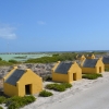 Zdjęcie z Bonaire - domy niewolnikow pracujacych przy solankach