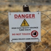 Zdjęcie z Namibii - Elektryczny plot przy wodopoju