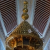 Zdjęcie z Maroka - ozdobny strop z pięknym żyrandolem