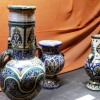 Zdjęcie z Maroka - wystawa starej ceramiki w muzealnych gablotkach